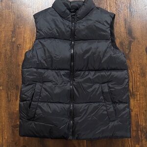 Old Navy Boys Black Puffer Vest-Size XL (14-16) Like New